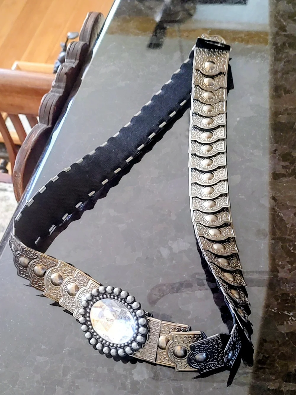 Decorative Silver-Tone Western Belt with Clear Oval Stone -
